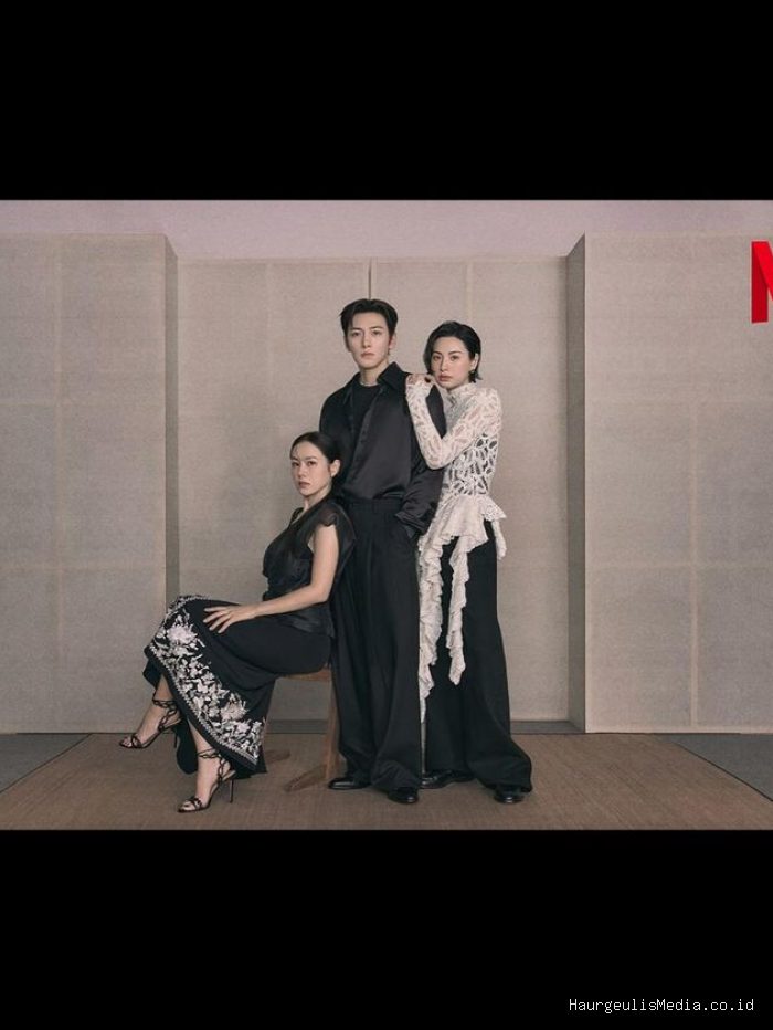 Beberapa pemain drama Korea The Scandal yakni Son Ye Jin, Ji Chang Wook, dan Nana
